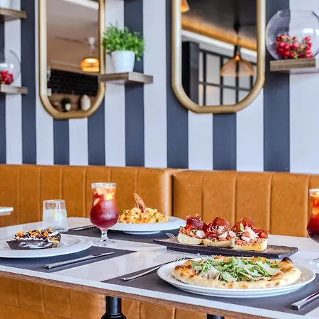 Zafiro Palace 아파트호텔