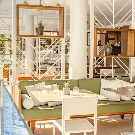 Zafiro Palace 아파트호텔